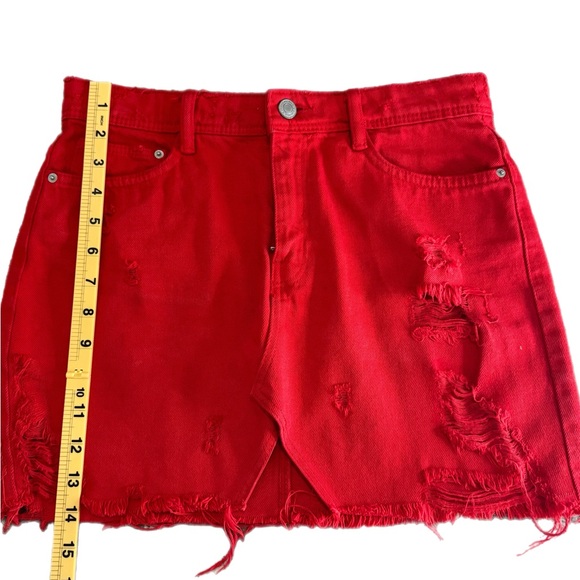 Zara Distressed Red Mini Skirt - Picture 4 of 5